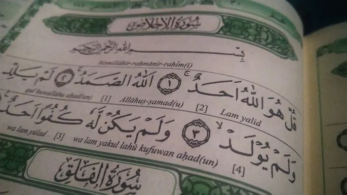 Surat Al Ikhlas Tulisan Arab Latin Dan Artinya Lengkap Dengan Keutamaannya Demak Bicara 