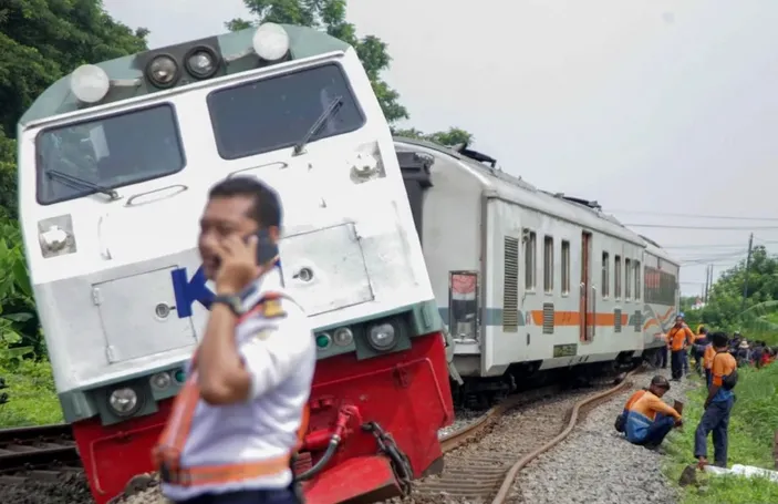 Kereta Api Pandalungan Anjlok Di Emplasemen Stasiun Tanggulangin ...