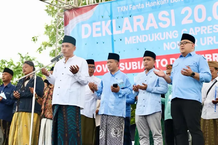 20 000 Santri Dan Kyai Se Jawa Timur Gelar Deklarasi Akbar Pindah