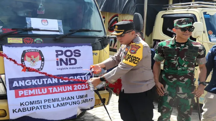 Diawali untuk Kecamatan Balik Bukit, KPU Lampung Barat mulai Distribusikan Logistik Pemilu 2024