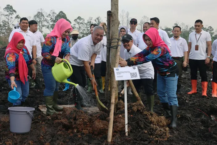 Lima Wilayah DKI Jakarta Tanam Ratusan Pohon Secara Serentak - Mitra ...