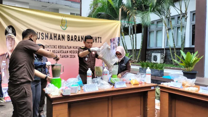 Kejari Cimahi Musnahkan Barang Bukti Kasus Inkracht 6 Bulan Terakhir ...