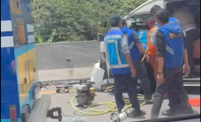 Tabrakan Beruntun Di Tol Purbaleunyi KM 80 Arah Jakarta - PRFM News