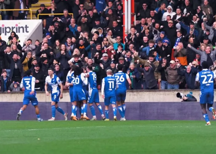 Elkan Baggott Menyala, Cetak Gol Dan Umpan Untuk Kemenangan Bristol Rovers