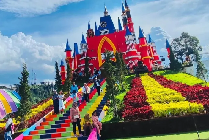 Florawisata D'Castello Ciater, Tempat Wisata di Subang yang Memiliki ...