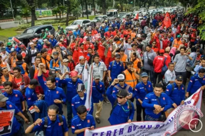 MAY DAY, 50 Ribu Buruh Tumpah Ke Jakarta, Demo Di Depan Istana Negara ...