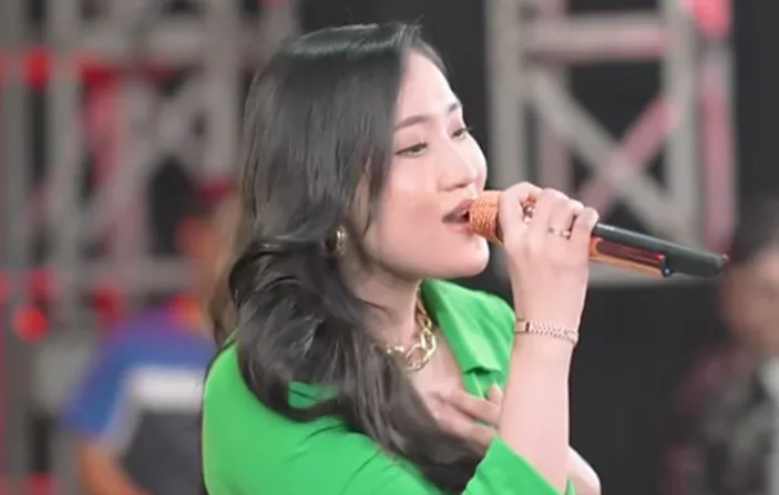 Profil dan Biodata Yeni Inka, Penyanyi Dangdut Cantik Asal Blora: Agama ...