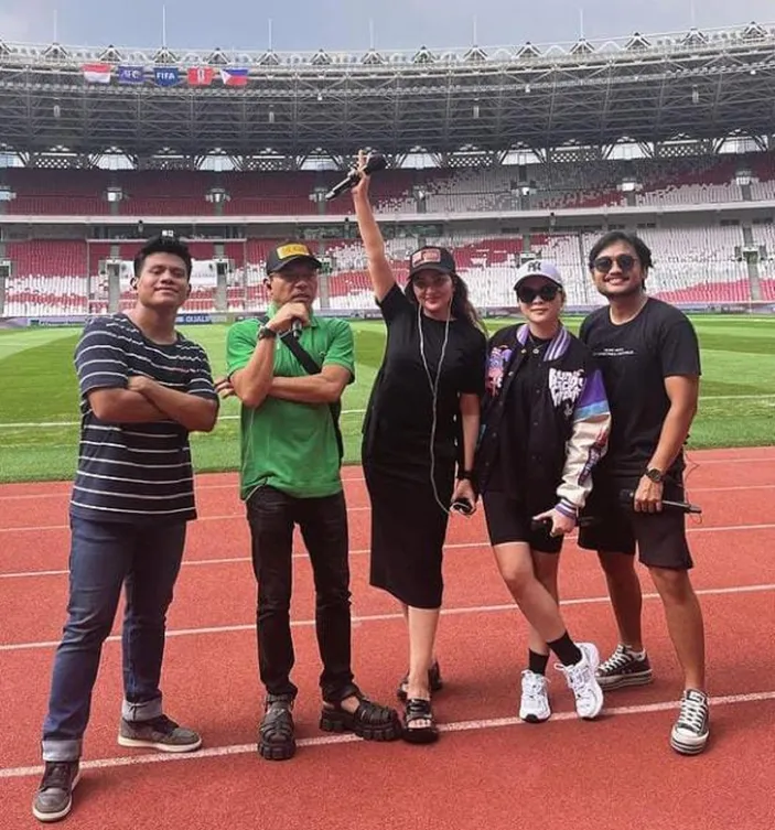 ANANG & ASHANTY Dimarahin Penonton Timnas Vs Filipina Di GBK Tadi Malam ...