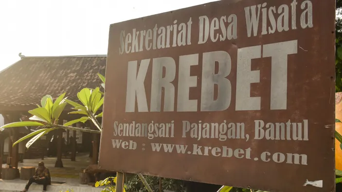 Mengintip Keunikan Batik Kayu Di Desa Wisata Krebet, Yogyakarta ...