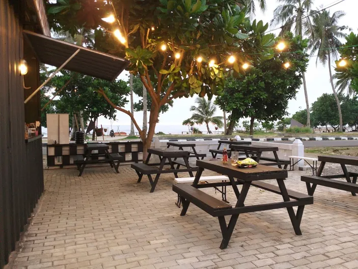cost of food and drinks Pantai Kuta