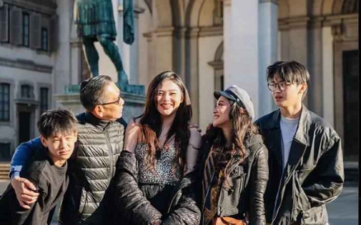 Istri Benny Laos Berapa? Sosok Sherly Tjoanda, Jadi Saksi Suami Dapat ...