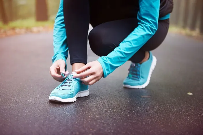 Sneakers Terbaik untuk Lari: Panduan Lengkap untuk Pemula hingga Pelari Marathon