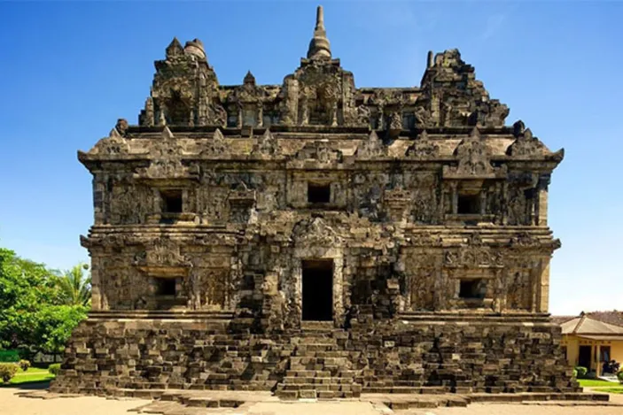 Menjelajahi Jejak Peradaban: Destinasi Wisata Impian Para Pecinta Sejarah dan Budaya