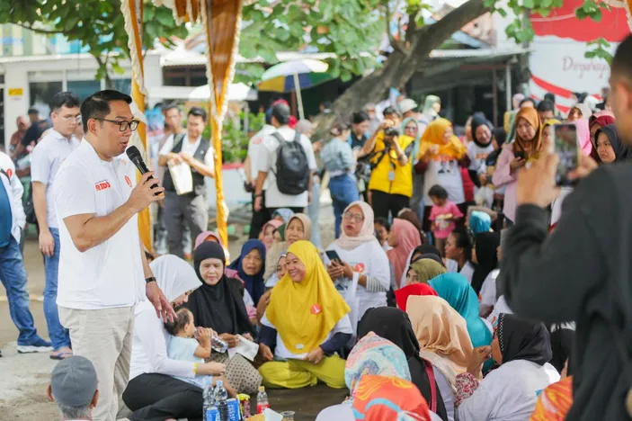 Calon gubernur DKI Jakarta Ridwan Kamil mendengar curhatan dari warga Kepulauan Seribu.