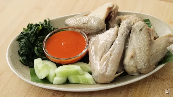 Resep Ayam Pop Khas Rumah Makan Padang Ala Chef Devina, Empuk, Gurih ...