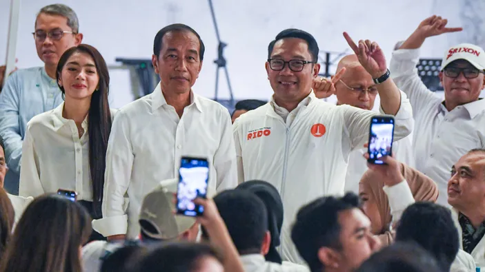 Jokowi bersama calon gubernur Jakarta, Ridwan Kamil.