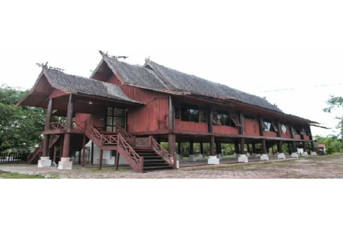 Mengintip Keunikan Rumah Betang, Rumah Panggung Khas Suku Dayak ...