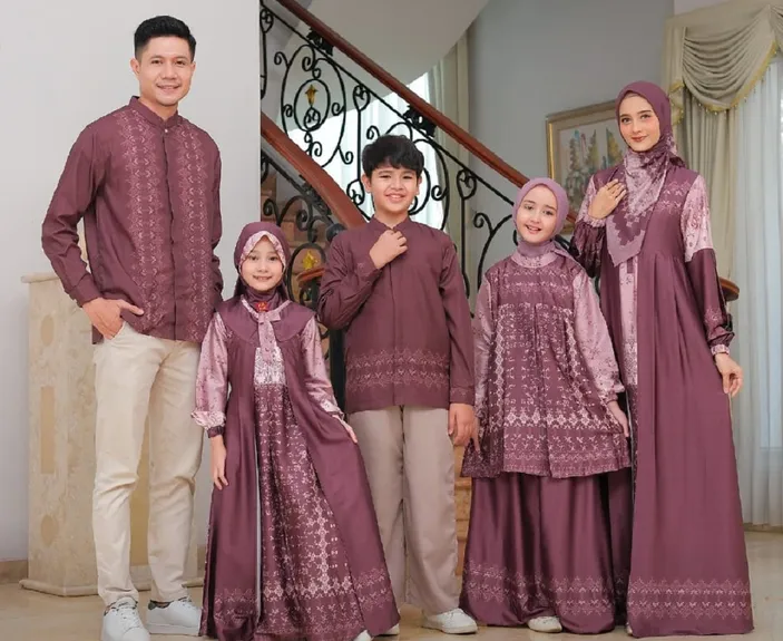 10 Tren Warna Baju Lebaran 2025 Warna Burgundy Apakah Masuk Ini 3605918721