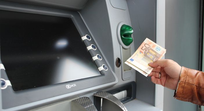 Waktu operasi mesin atm terkini 2021