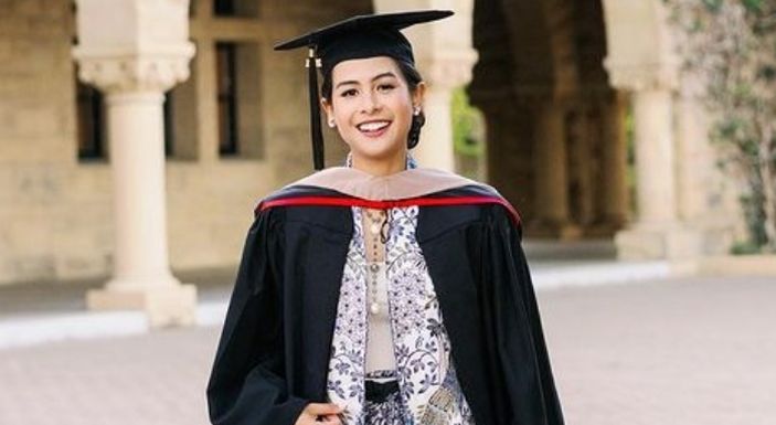 Maudy Ayunda Bocorkan Perbedaan Kuliah di Oxford dan Stanford - Pikiran
