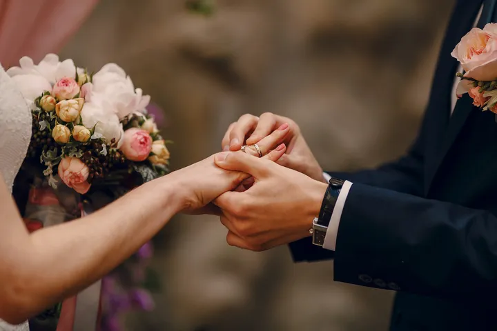 Arti Mimpi Menikah | Pertanda Cinta Sejati atau Perubahan Besar dalam Hidup?