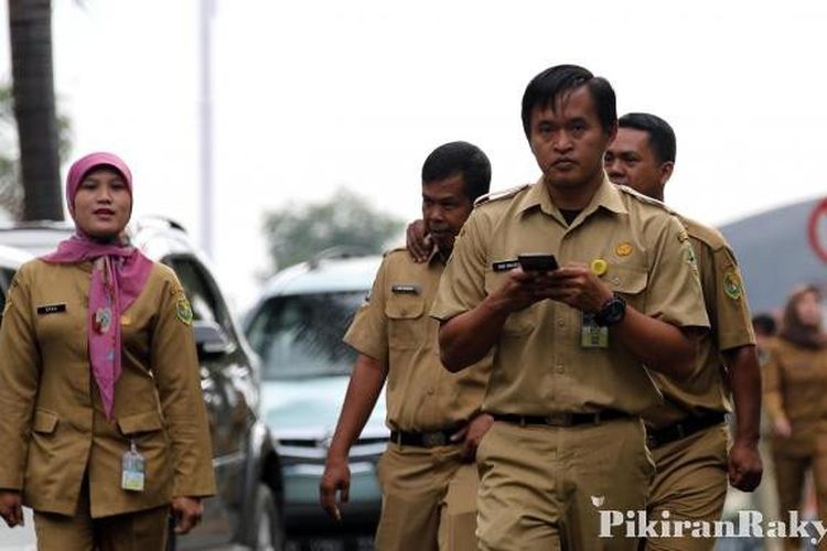 Pemprov Jawa Barat Akan Berlakukan Absensi Swafoto Untuk Asn
