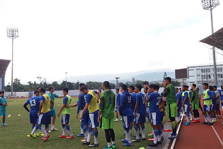 Persib Tetap Latihan Meski Jadwal Duel Melawan Persiwa ...