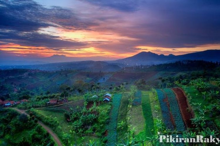 Mengenal Tujuh Puncak Gunung Yang Mengelilingi Bandung Raya Pikiran Rakyat Com
