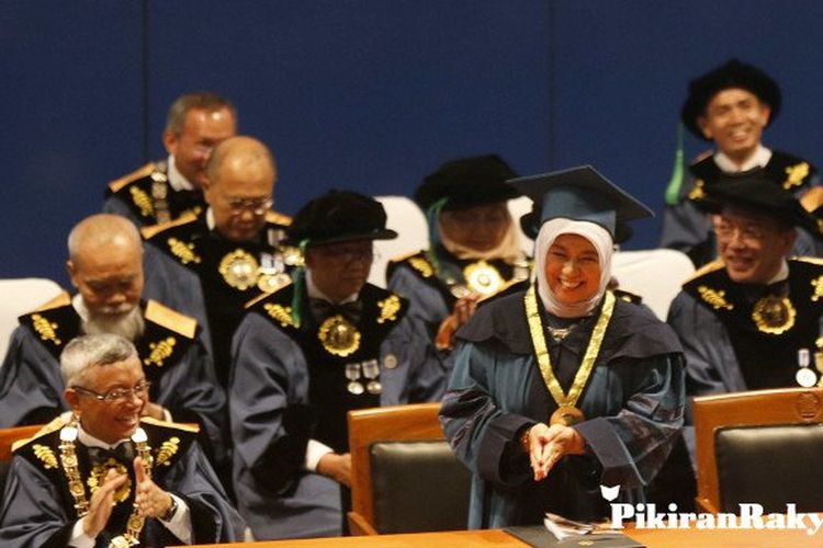 Pendiri Kosmetik Wardah Nurhayati Subakat Menerima Gelar Doktor Kehormatan Dari Itb Pikiran Rakyat Com