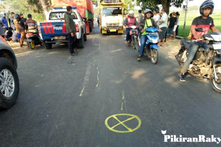 Honda Supra X Tergilas Truk Hino Warga Gardumukti Tewas Honda Supra X Tergilas Truk Hino Warga Gardumukti Tewas