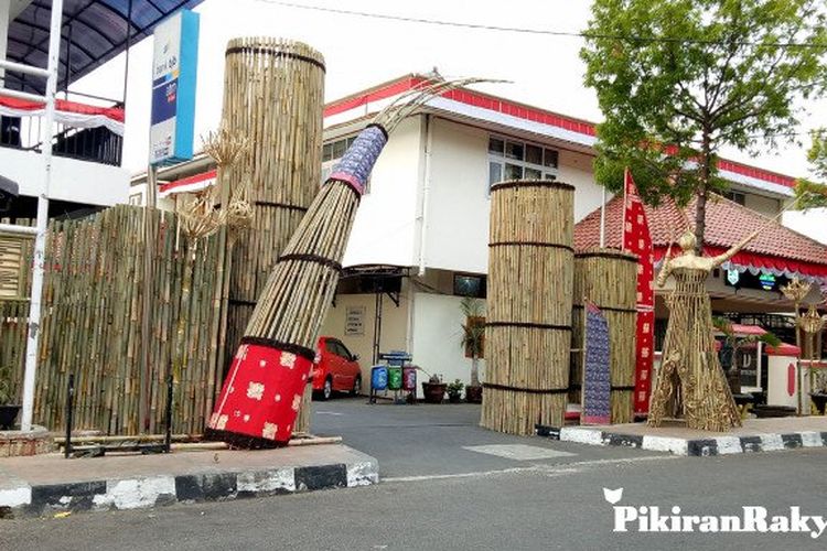 Gapura Unik Dari Bambu Jadi Tempat Swafoto Warga Pikiran Rakyat Com