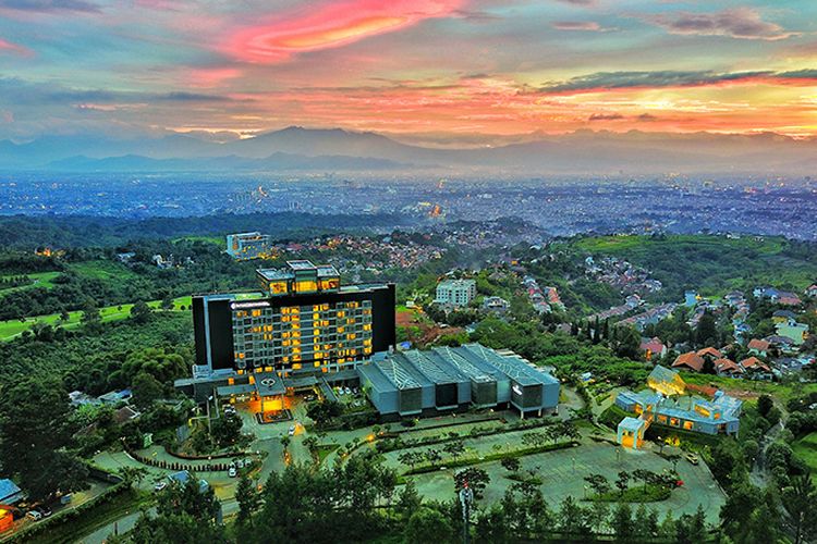 Festive Season di InterContinental Bandung Dago Pakar ...