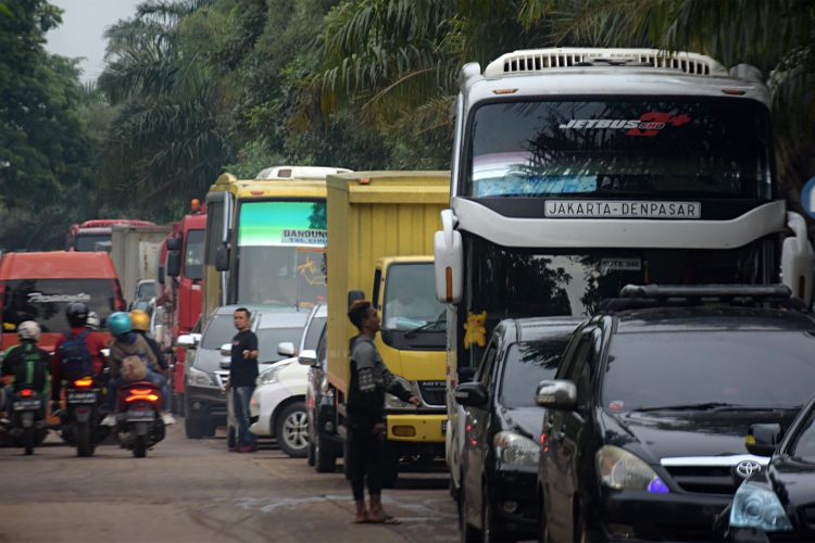  Info  Tol  Jakarta Cikampek  Hari  Ini  Mayoritas Lancar dan 