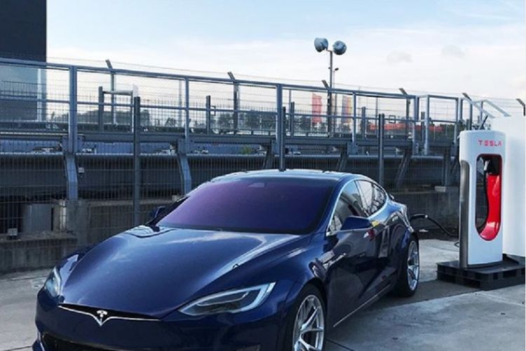 Tesla Isyaratkan Bangun Pabrik Mobil Listrik Di Indonesia - Media Blitar