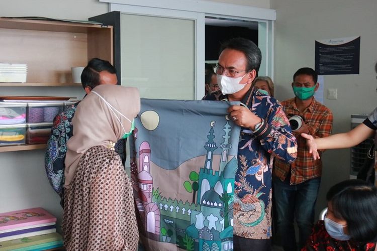 Antar Disabilitas Terjun di Industri Kreatif, Kemensos Gandeng Artherapy Center Widyatama - Galamedia News