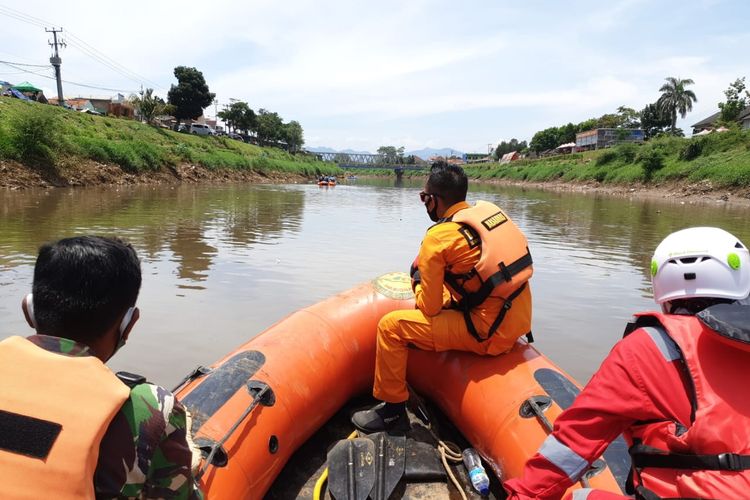 Hari Kedua Tim SAR Gabungan Masih Mencari Anak Tenggelam 