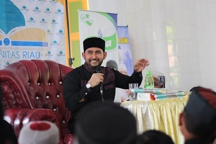 Viral Video Ustaz Al Habsyi Haramkan Air Mineral Aqua Dan Vit Dibawa Ke Majelis Taklim Pikiran Rakyat Cirebon