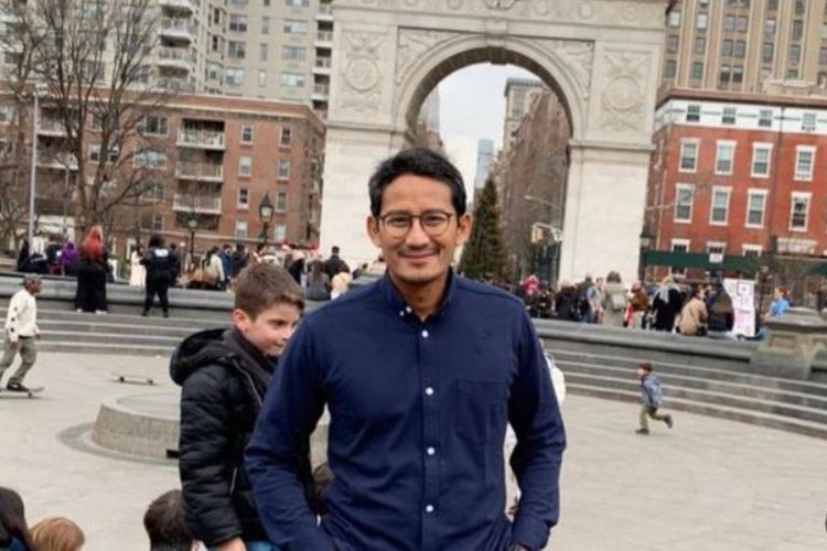 Ikhlas Harta Rp1 Triliun Ludes Demi Politik Sandiaga Uno Sayanya Terlalu Naif Dan Sedikit Bloon Zona Jakarta<script async src=