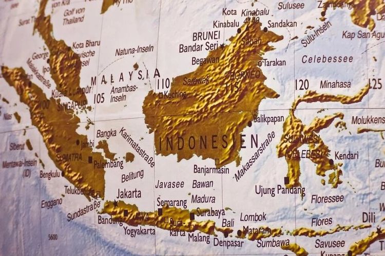 Apakah dampak negatif yang timbul akibat dari letak dan kondisi geografis indonesia sebagai negara maritim