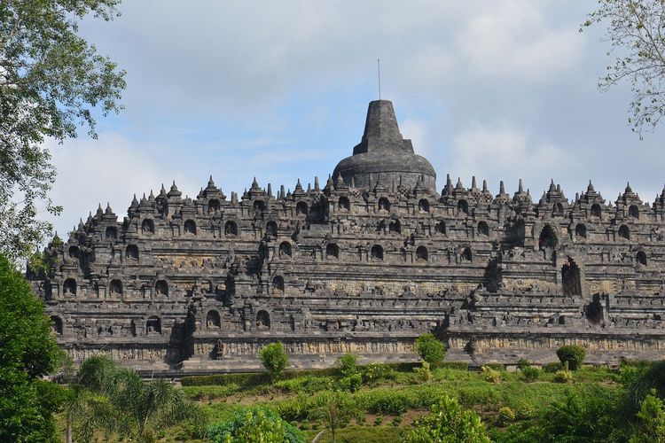 Candi Borobudur  Tidak Masuk 7  Keajaiban  Dunia  Baru 