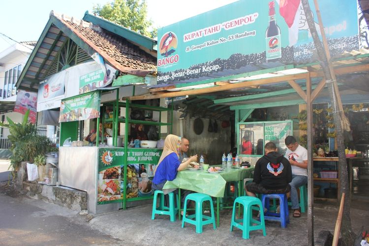 Menyantap Kupat Tahu Gempol Sarapan Pagi Paling Legendaris Di Bandung