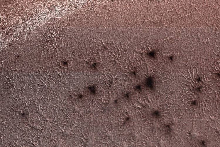 Scientists reveal the mystery of the existence of Martians who formed giant spider patterns after 20 years of study