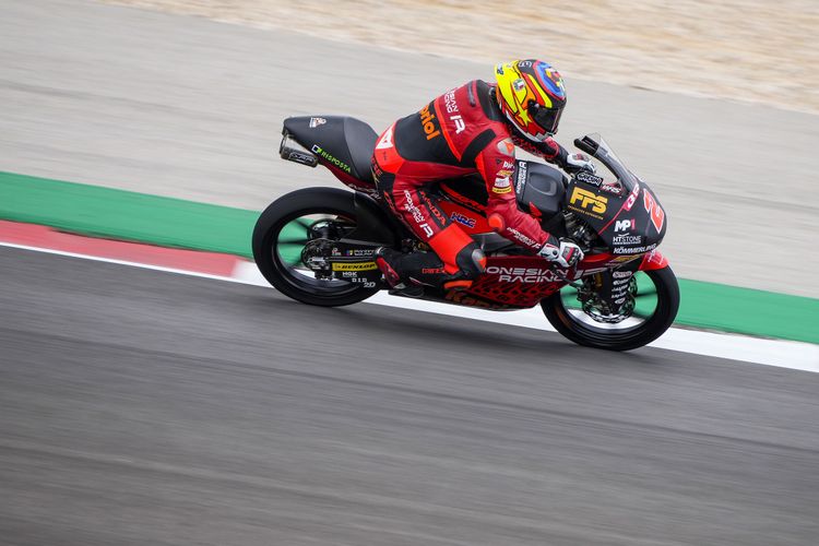 Pebalap Indonesian Racing Gresini Moto3 Tercepat Di Hari Pertama Moto3 GP Portugal