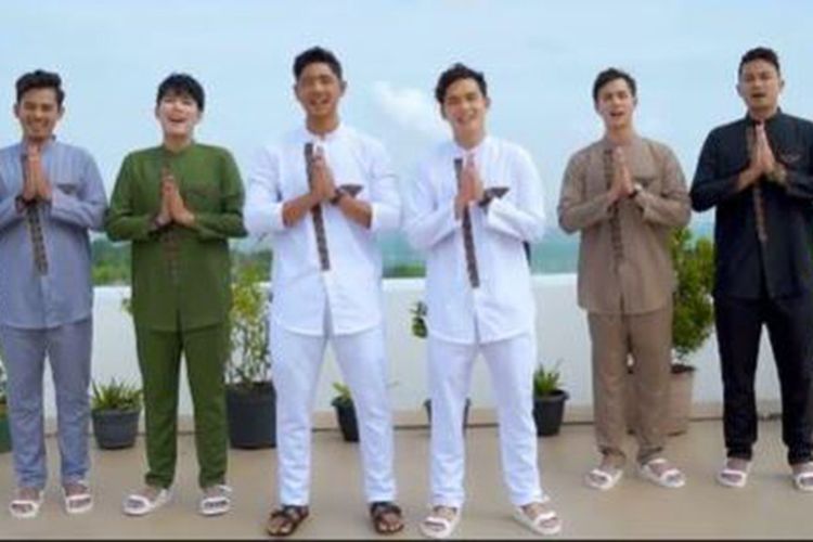 Tren Baju Lebaran 2021 Untuk Pria 5 Inspirasi Baju Koko Model Kurta Hingga Gamis Bernuansa Earth Tone Pikiran Rakyat Com