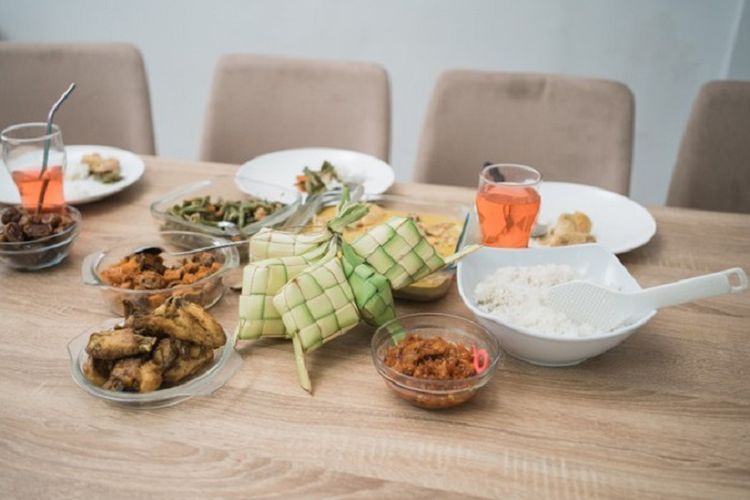 Tips Tetap Sehat Selama Idul Fitri, Salah Satunya Kontrol Porsi Makan