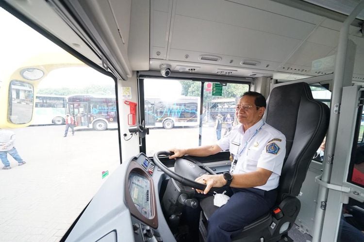 Bus Listrik Segera Beroperasi Di Kota Bandung Tiap Menit Ini