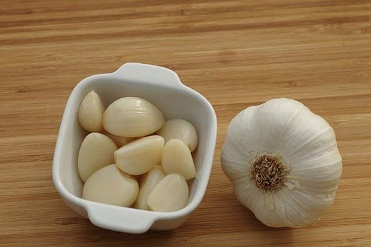 8 Foods Triggers Chronic Stomach Acid Gerd, Reduce Consumption of Garlic and Pineapple