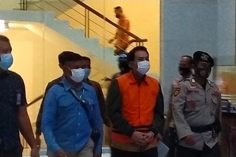 Azis Syamsuddin Ditangkap Kpk Terkait Kasus Suap Lampung Tengah Sempat Bohong Sedang Isoman Pikiran Rakyat Bekasi