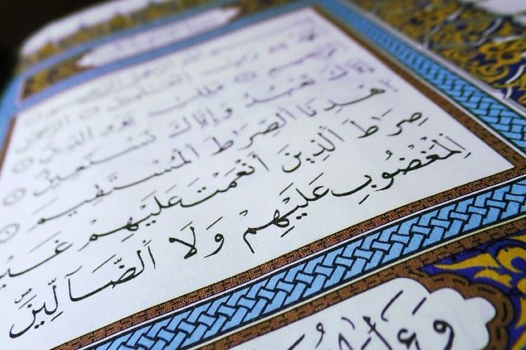 Isi Kandungan Dan Tafsir Surat Al Fatihah Ayat Lengkap Tulisan Arab