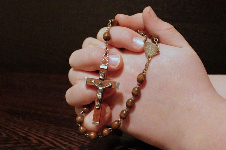 Urutan Doa Rosario yang Lengkap dan Benar, Umat Katolik Wajib Tahu